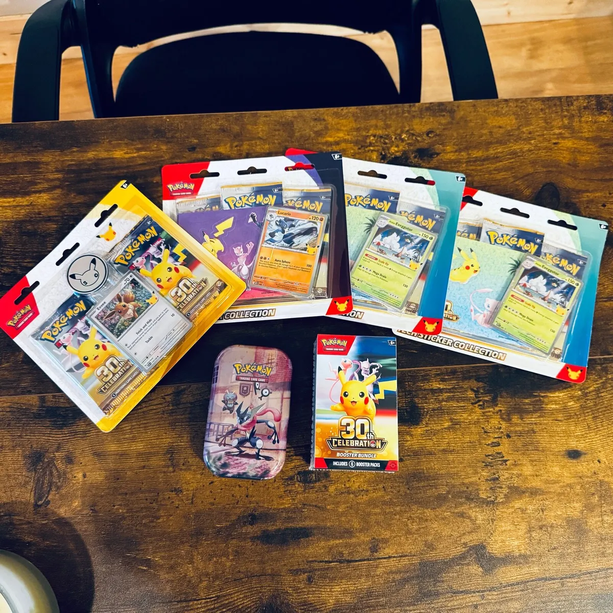Pokémon 30th Anniversary Bundle - Image 4