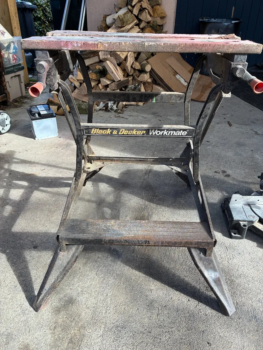 Makita ML100 plus Black and Decker workbench - Image 2