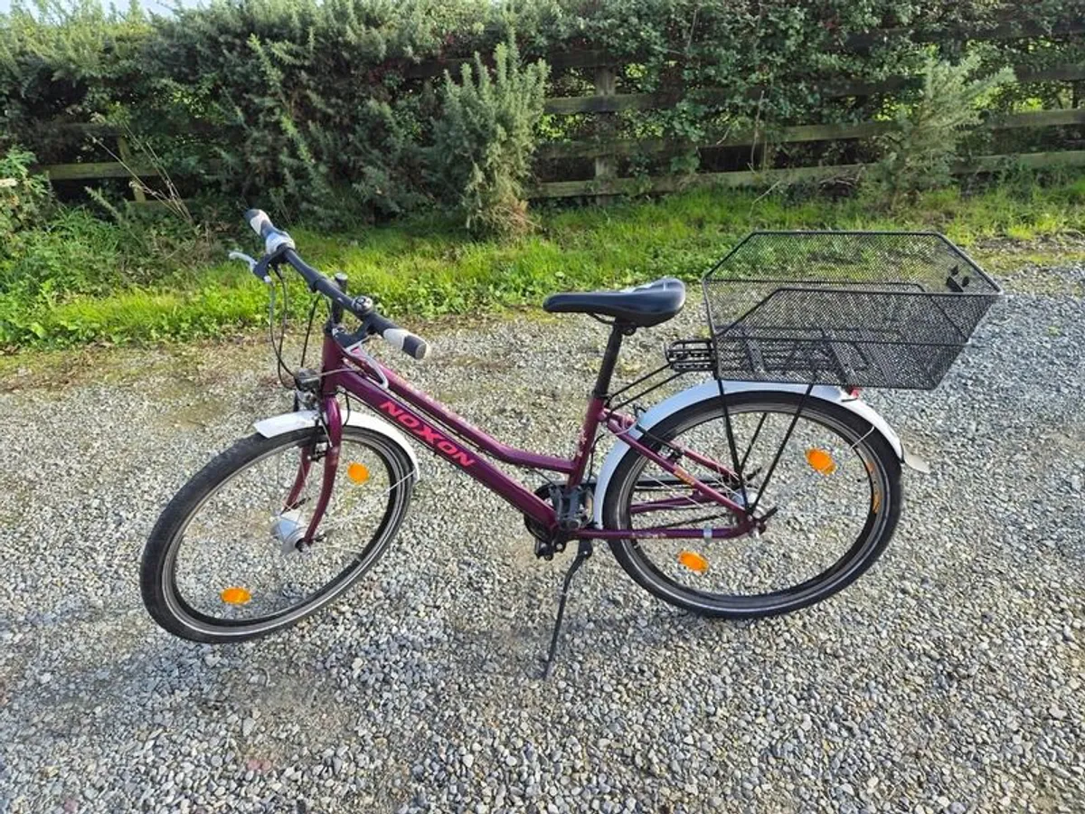 Noxon Breeze Girls' Bike - 26", 7-Speed Hub Gears, Lights & Basket - Image 3