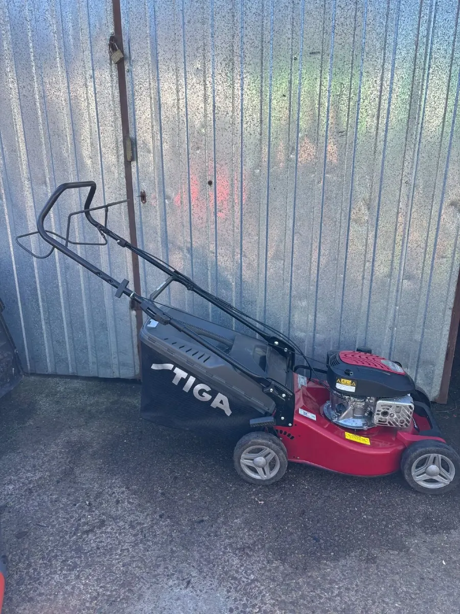 MOUNTFIELD  SELF-DRIVE LAWNMOWER - FOR SALE - Image 3