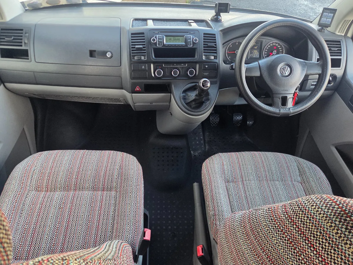 Volkswagen Transporter 2011 - Image 4