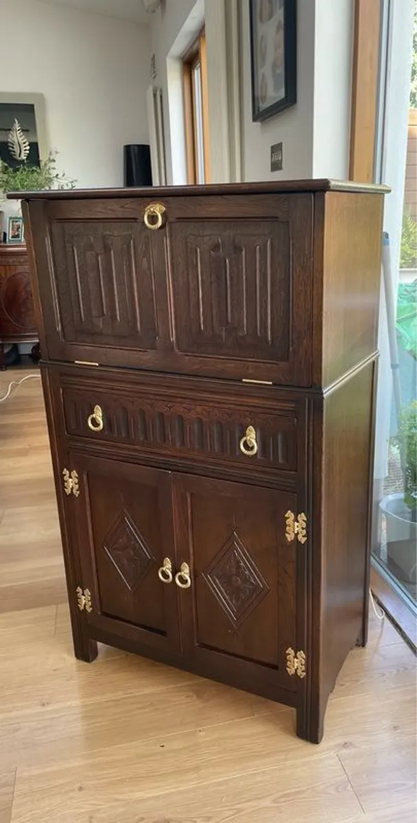 Oak drinks cabinet - Image 2
