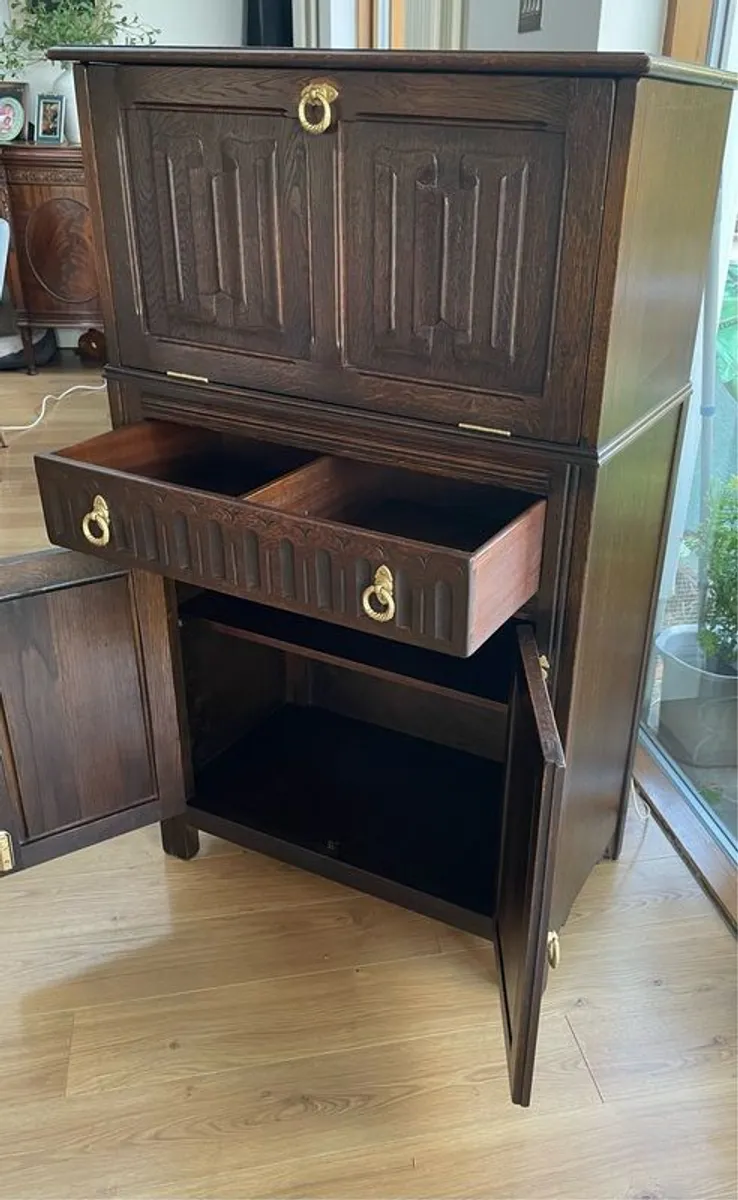 Oak drinks cabinet - Image 3
