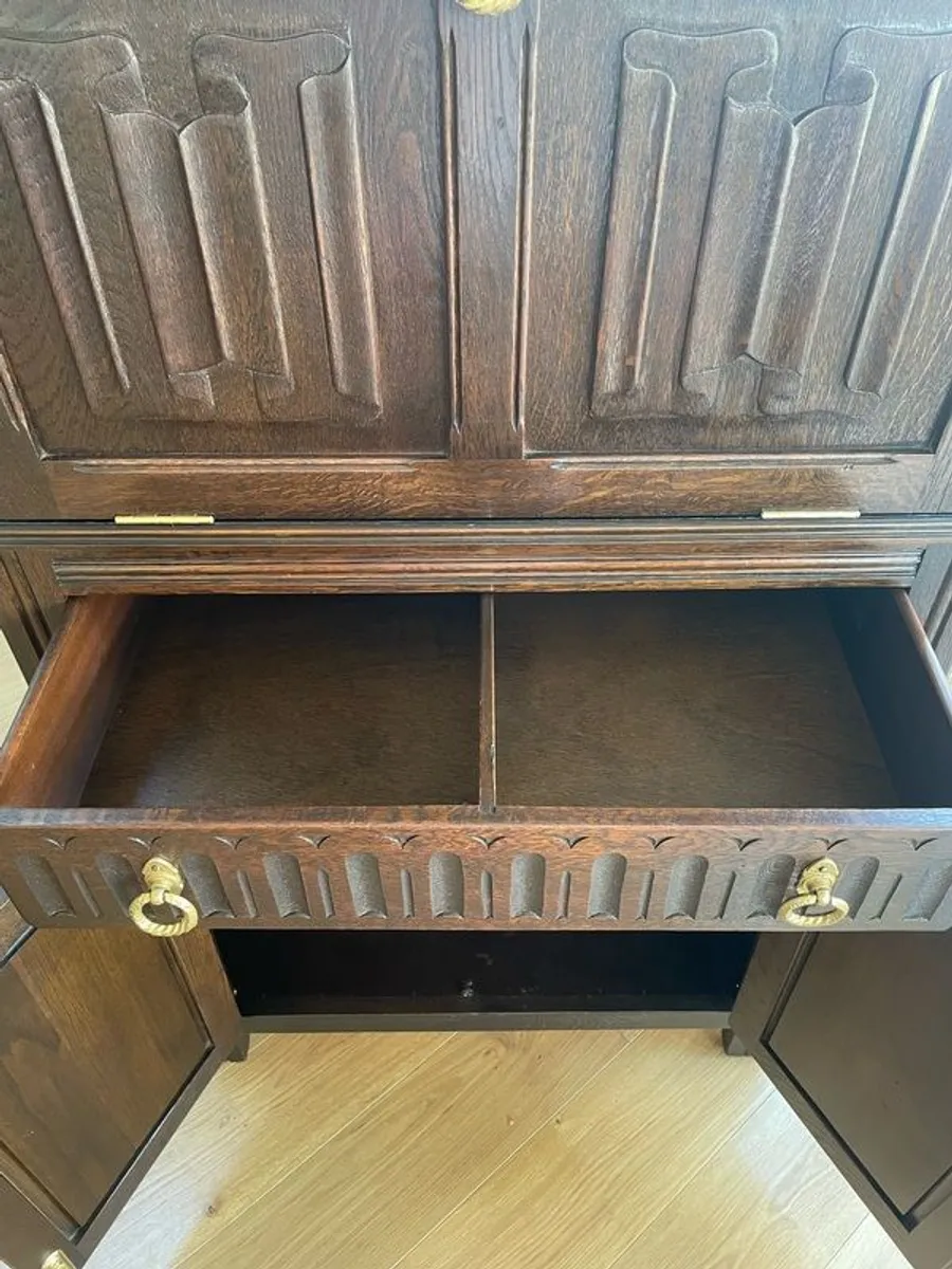 Oak drinks cabinet - Image 4