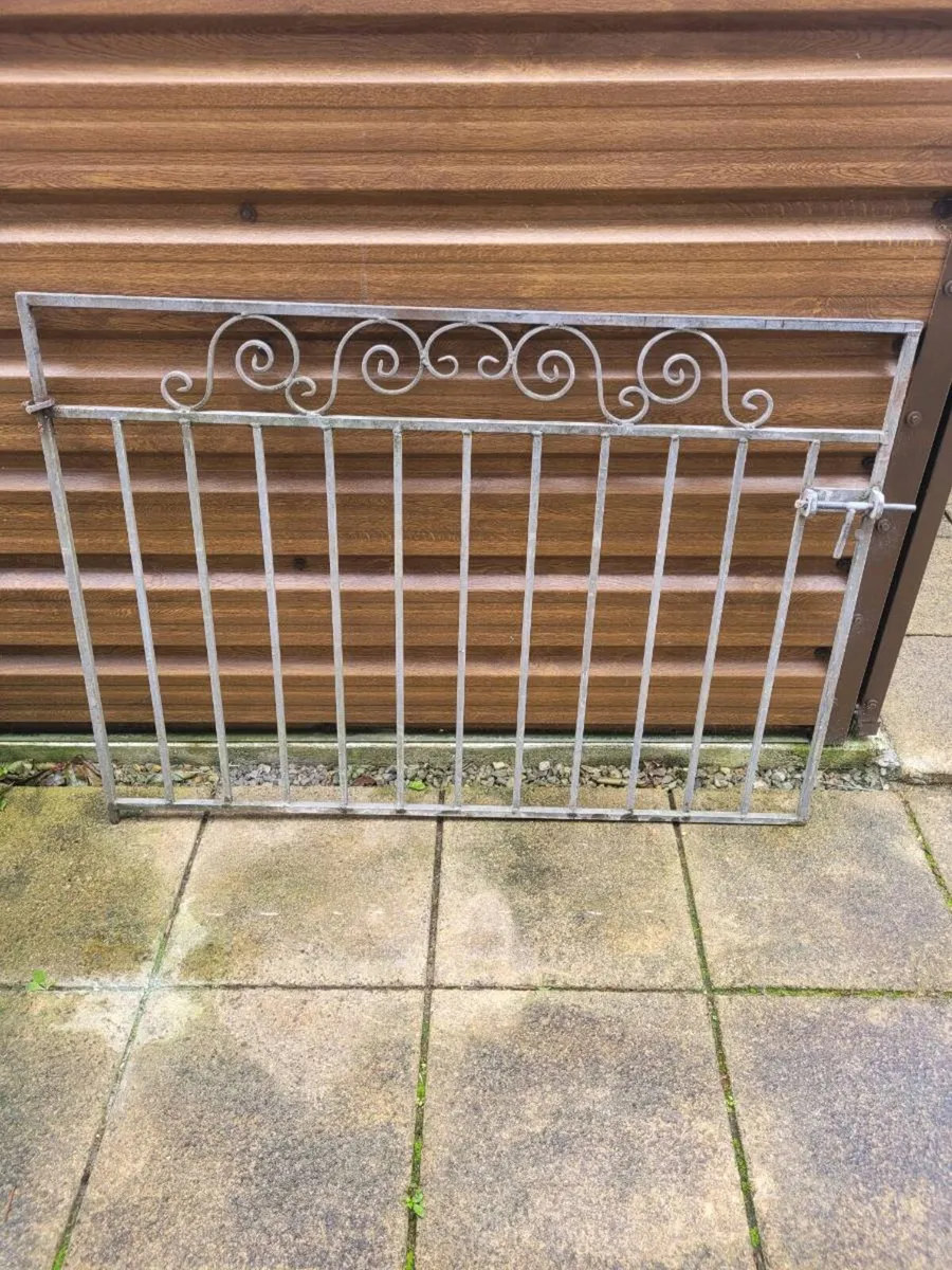 Steel gate - Image 1
