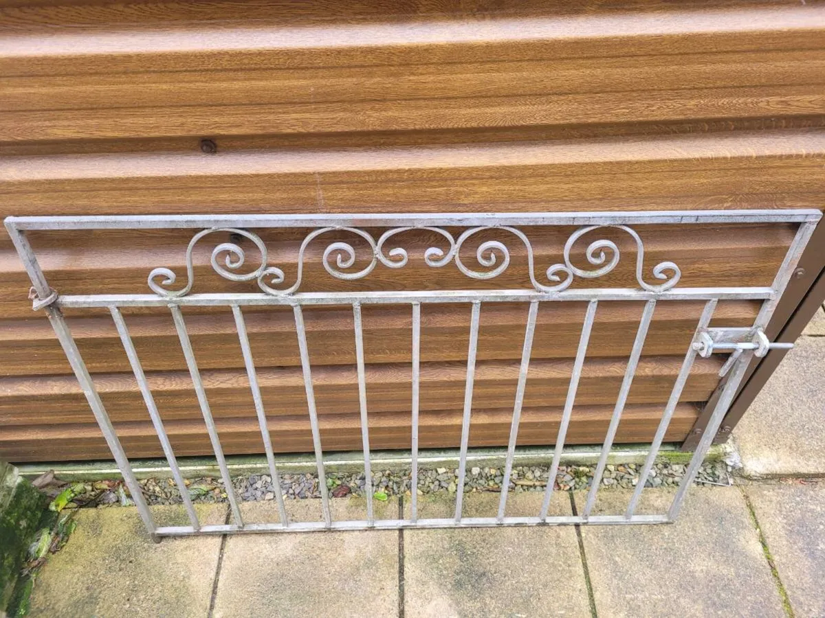Steel gate - Image 3