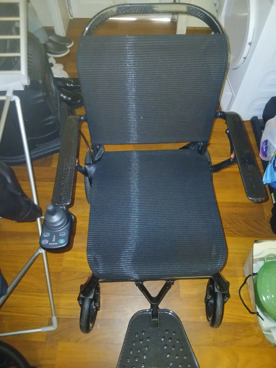 Jazzy ultra light wheelchair - Image 4