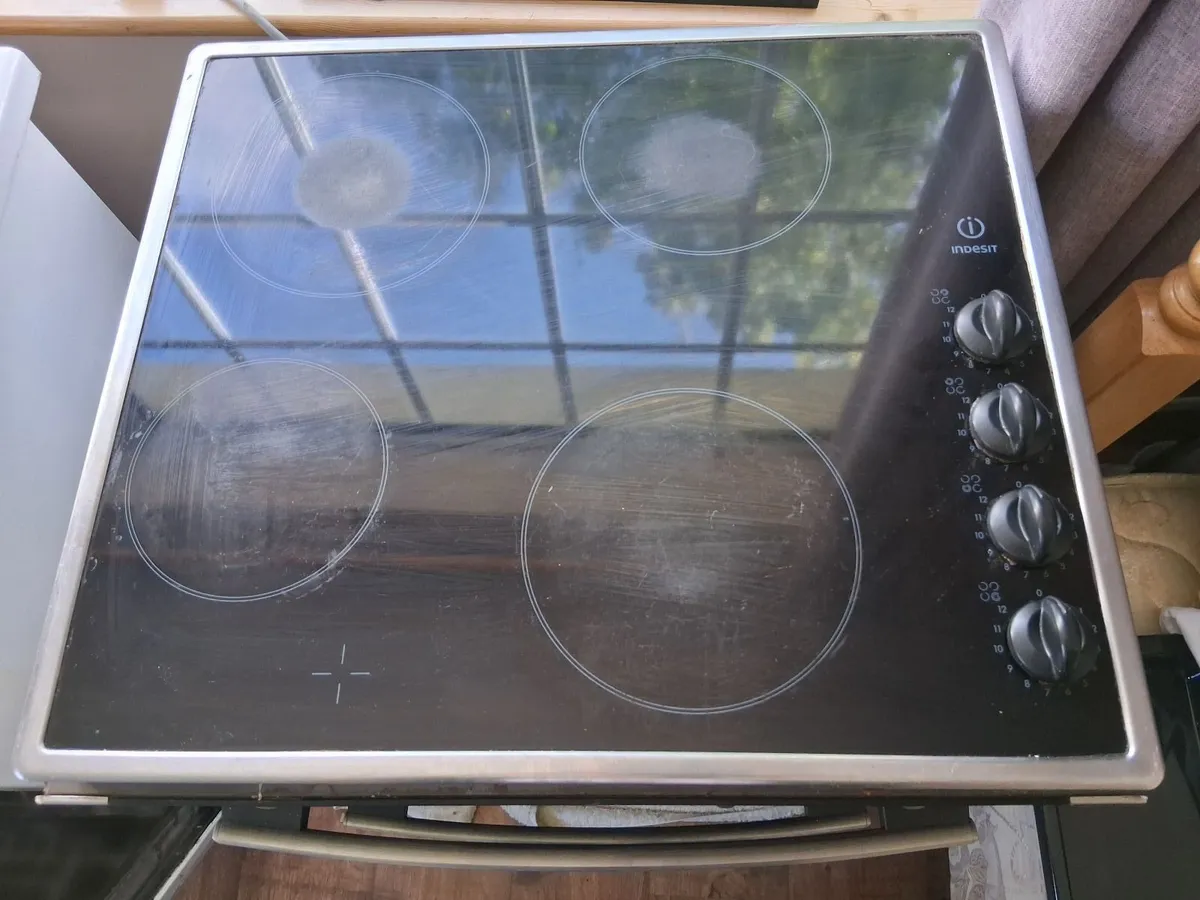 Indesit Cooker - Image 2