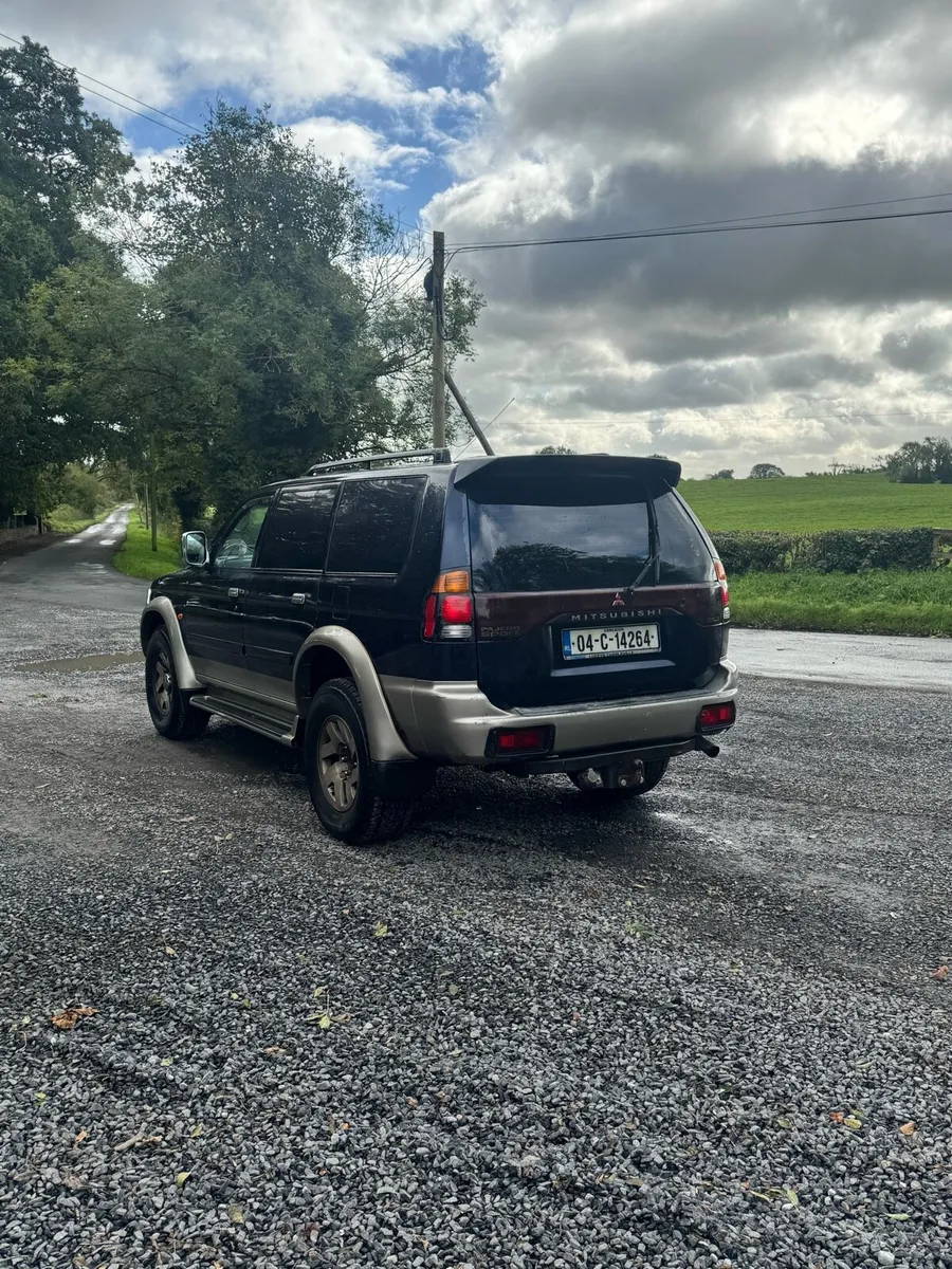 Mitsubishi Pajero sport - Image 3