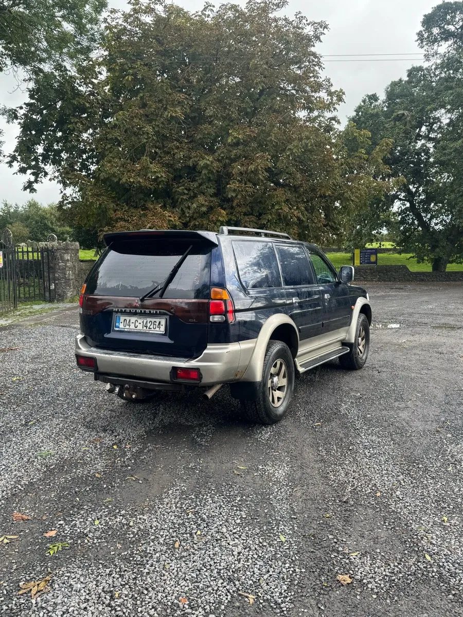 Mitsubishi Pajero sport - Image 4