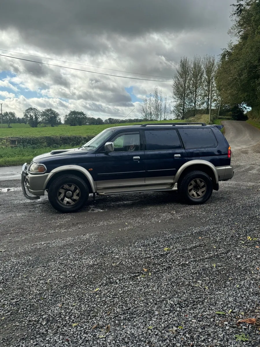 Mitsubishi Pajero sport - Image 2