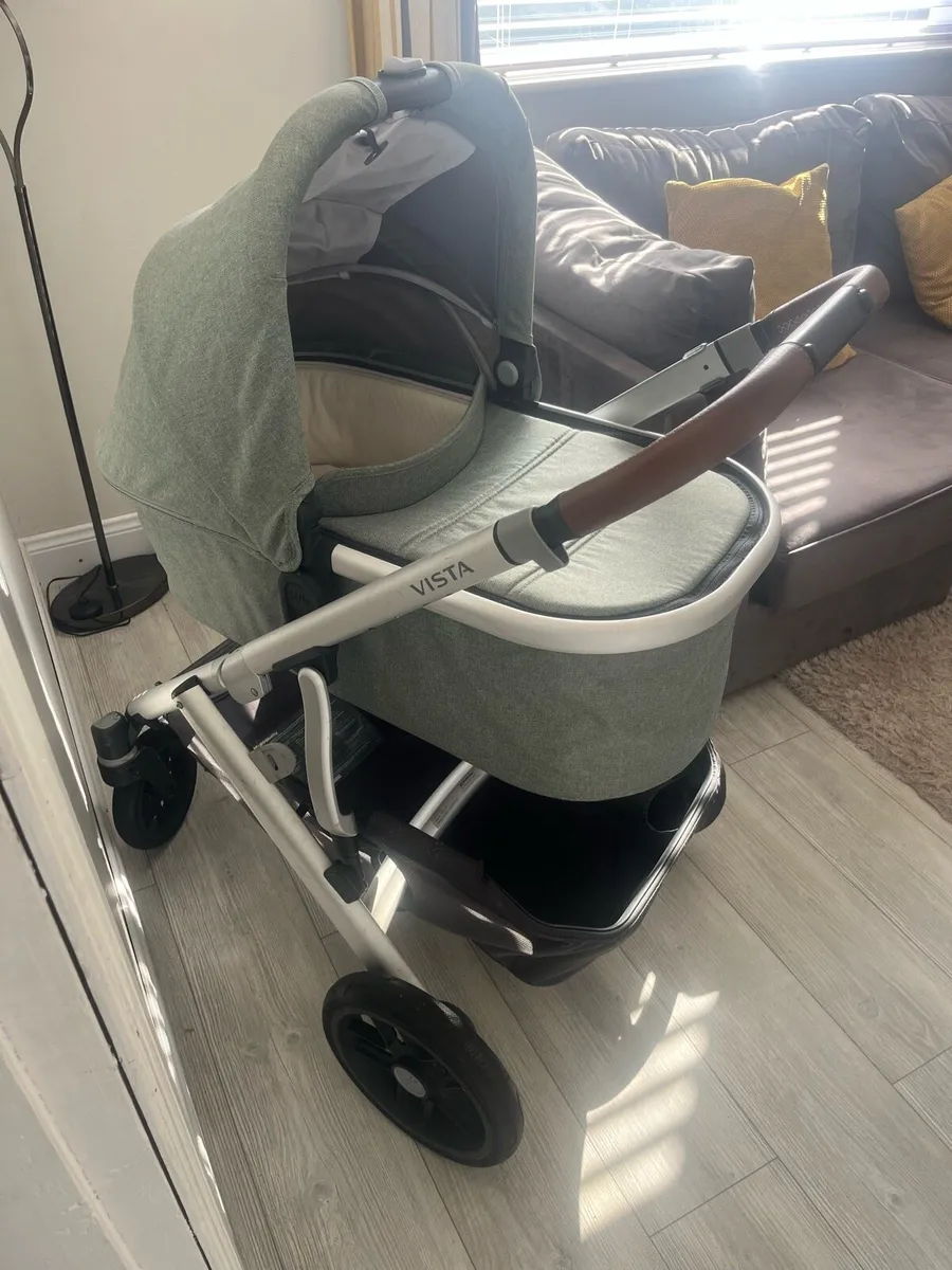 Vista Uppababy v2 with carrycot - Image 1