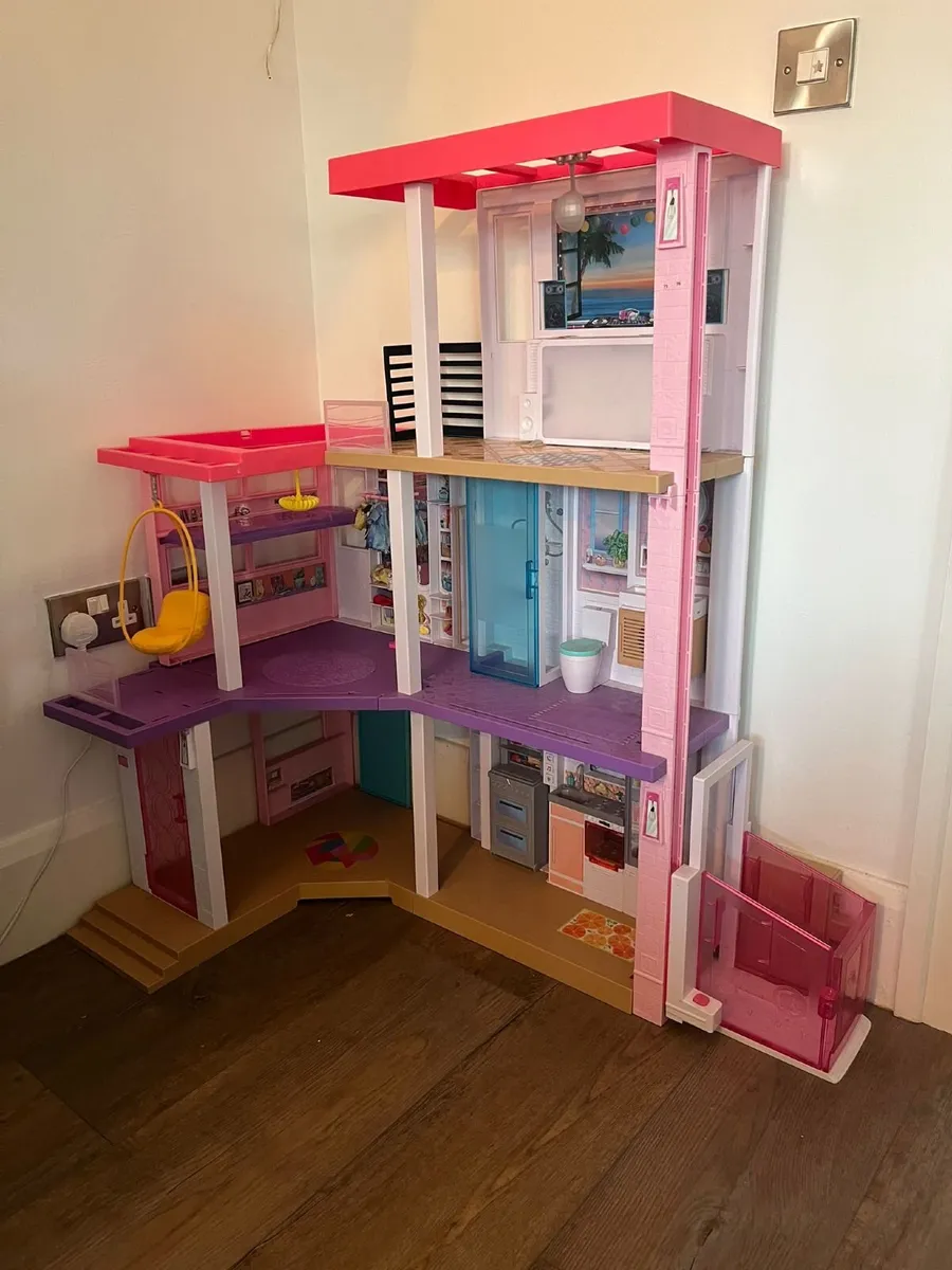 Barbie Dream House - Image 1