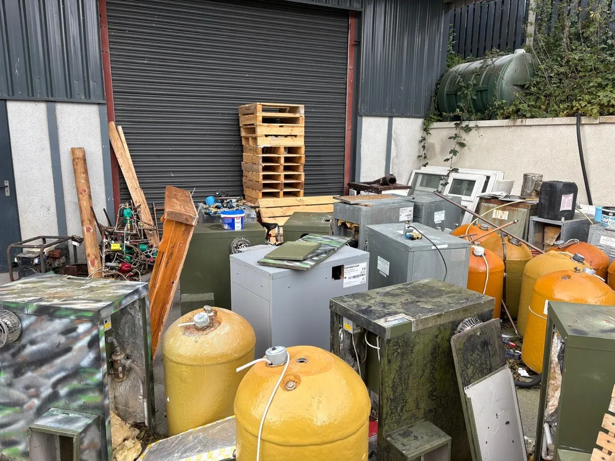 Oil burners & copper cylinders - Image 1