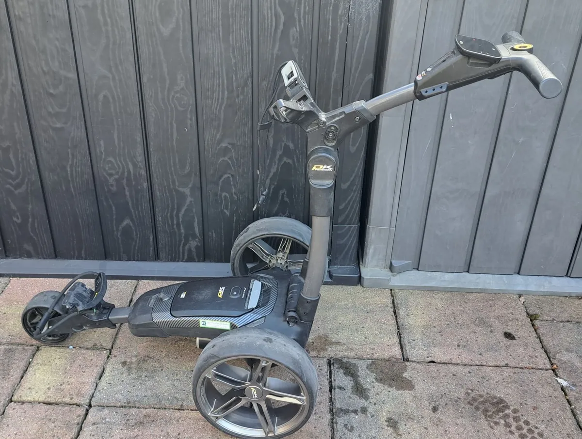 Powakaddy FX7 GPS golf trolley - Image 3