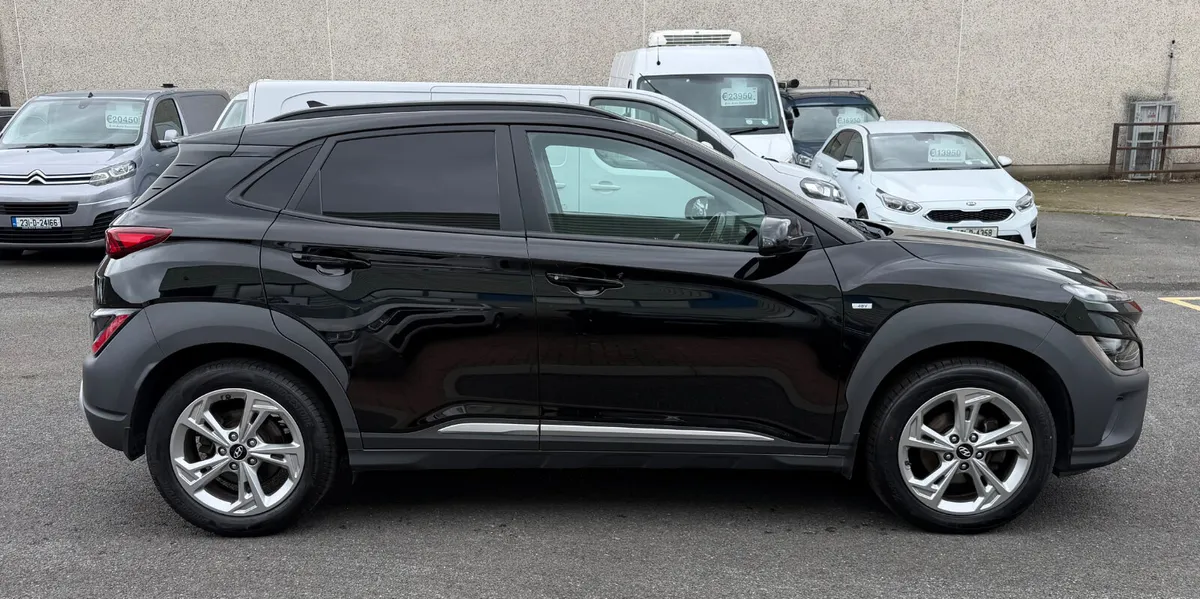 2021 Hyundai KONA Executive Commercial - Image 3