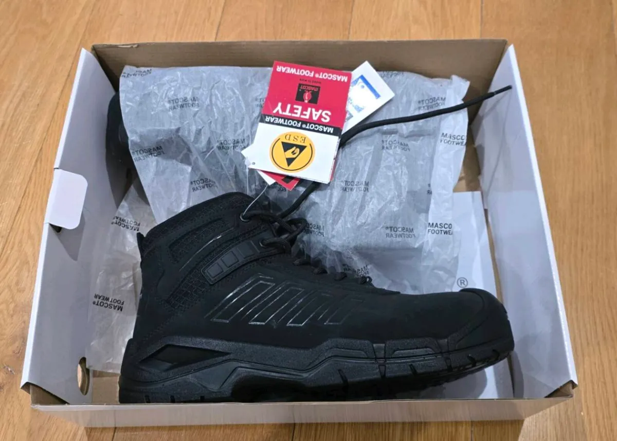 Mascot Trivor safety boots size 9. BRAND NEW, BOX - Image 4