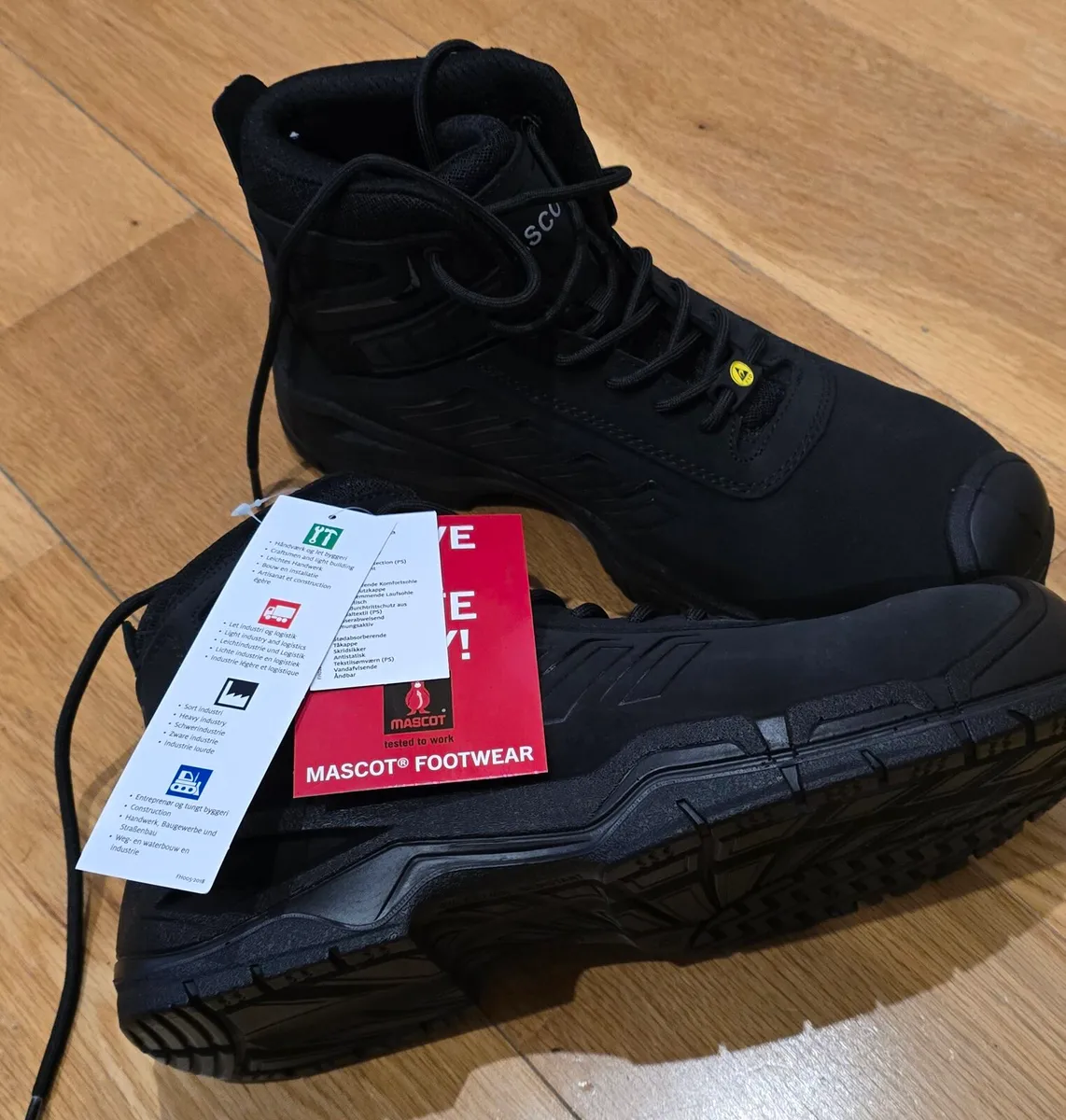 Mascot Trivor safety boots size 9. BRAND NEW, BOX - Image 2