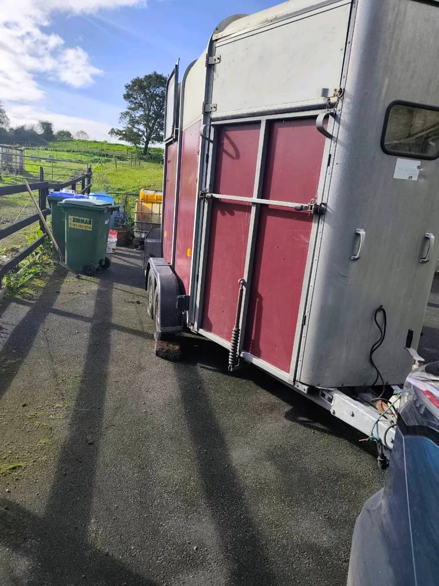 Ifor Williams horse box - Image 2