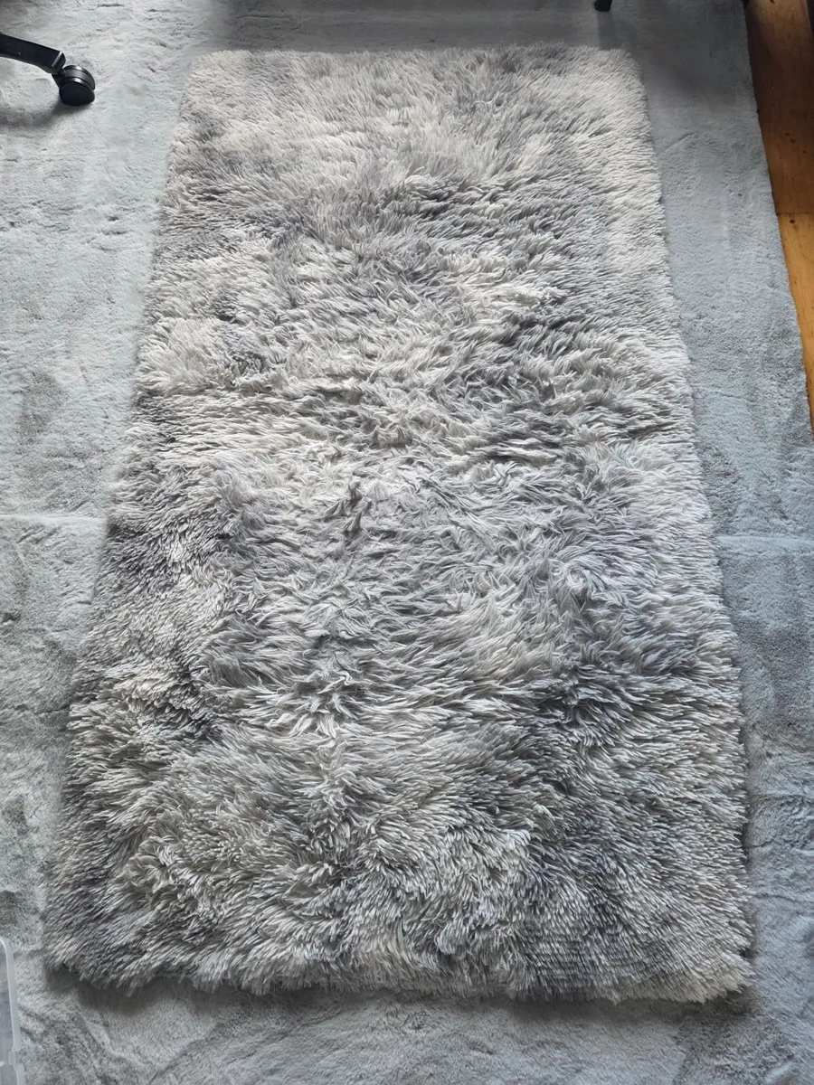 Grey Shaggy Rug 150 × 80 cm – Soft Fluffy Area Rug