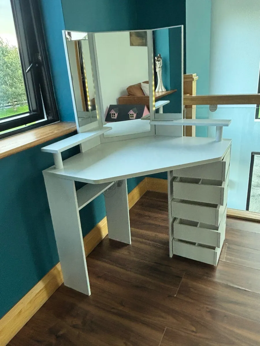 White corner dressing table - led light & 5 drawer - Image 2