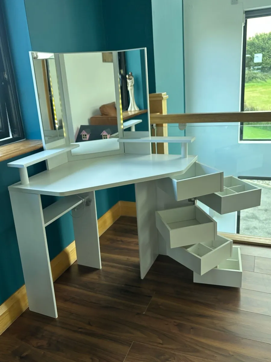 White corner dressing table - led light & 5 drawer - Image 4