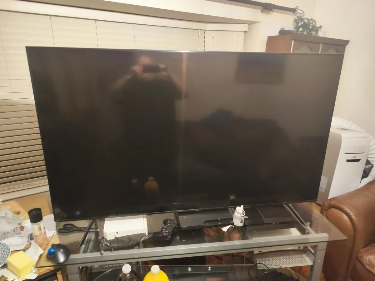 Samsung 65 inch 4K television - Image 3