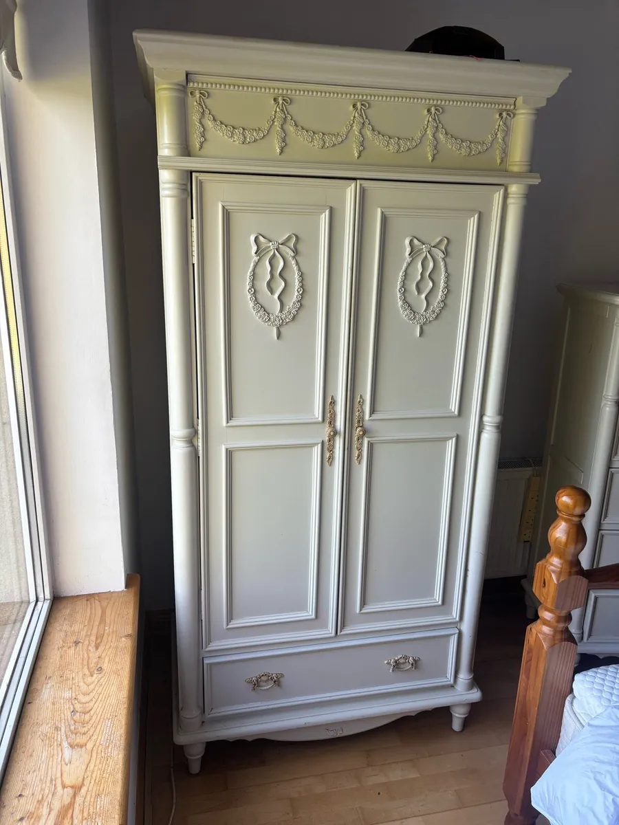Bedroom furniture set (€100 Ono) - Image 2
