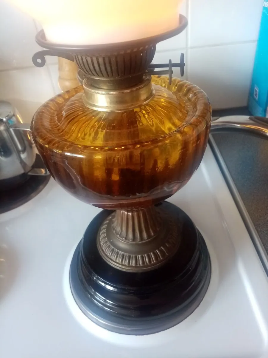 Vintage oil Lamp - Image 3