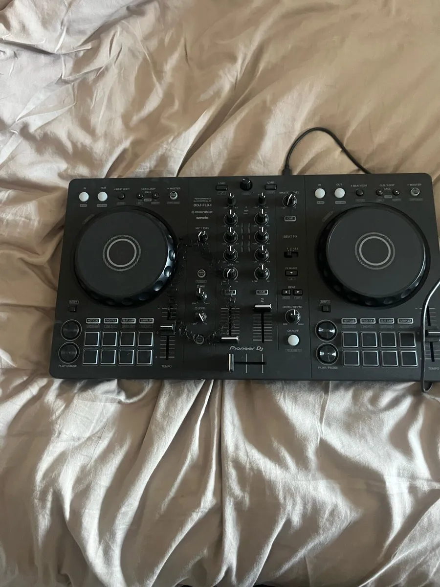 flx4 - Image 1