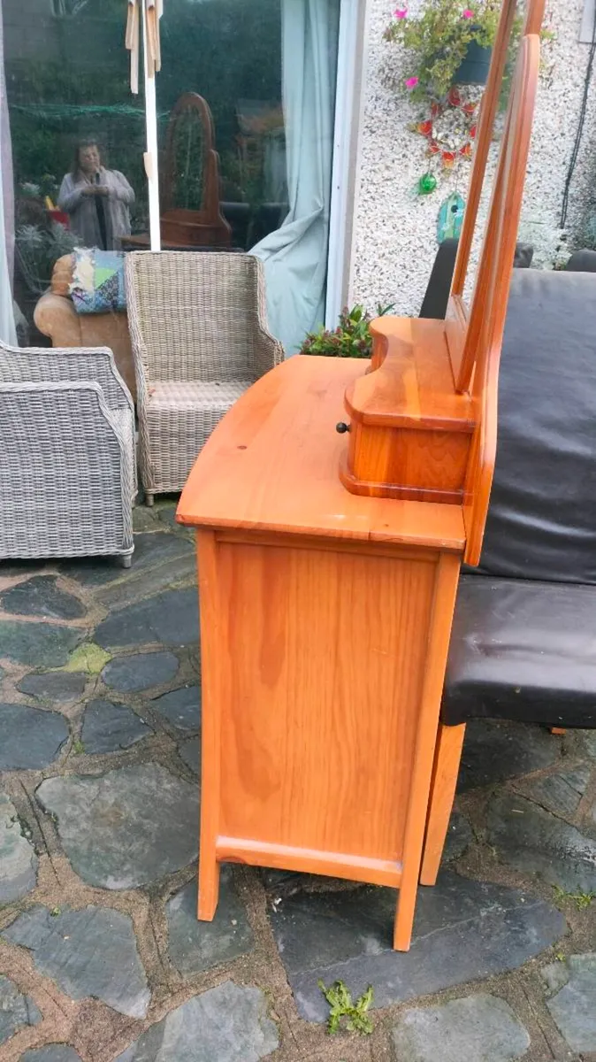 Georgian inspired chest of drawers with vanity mir - Image 2