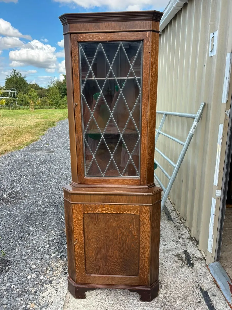 Corner glass display cabinet - Image 2