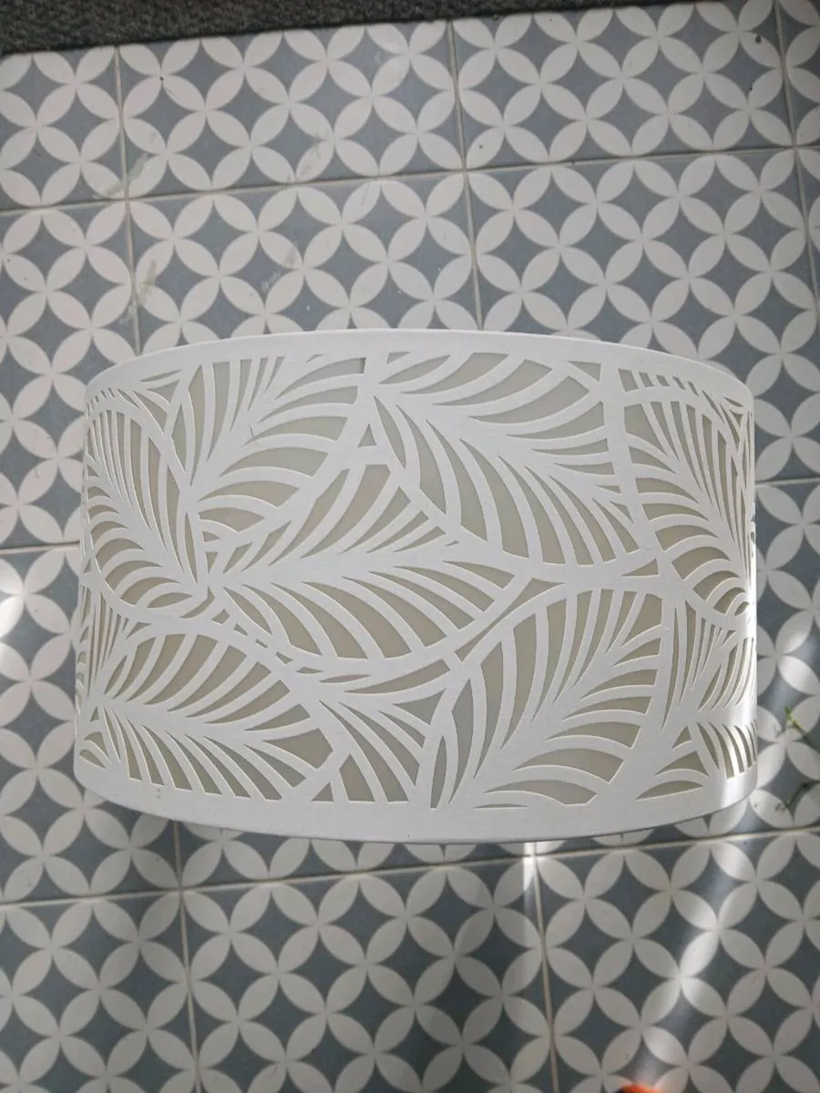 Leaf pattern shade. Ivory colour - Image 3