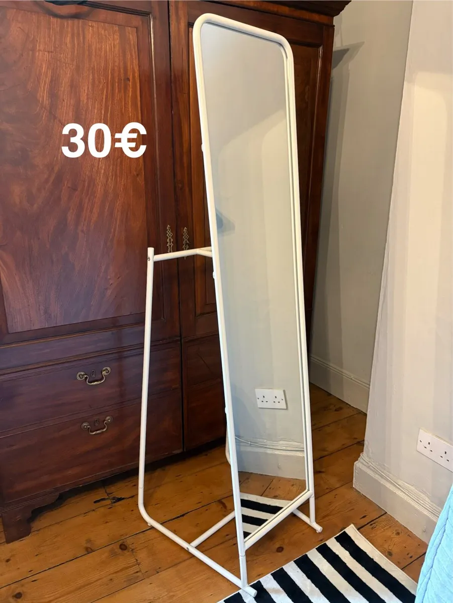 Ikea standing mirror Knapper - Image 1
