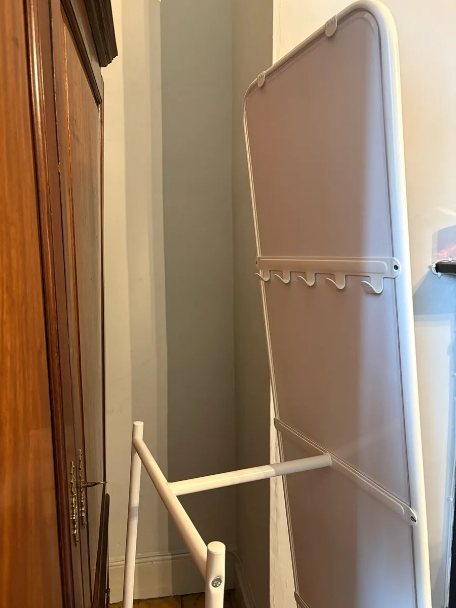 Ikea standing mirror Knapper - Image 3