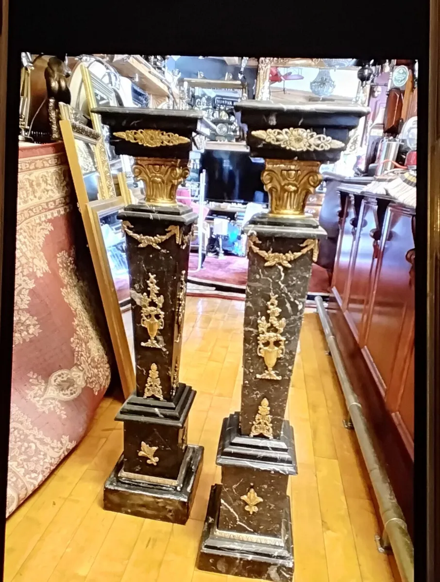 Two antique pillers - Image 1