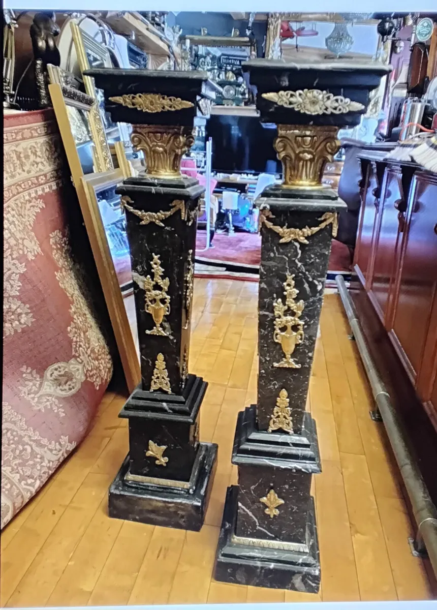 Two antique pillers - Image 2