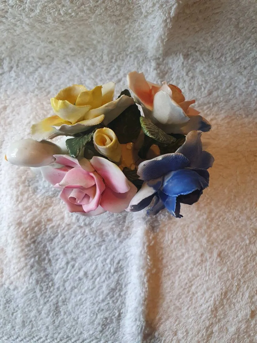 Vintage Staffordshire China Swan with Roses - Image 4