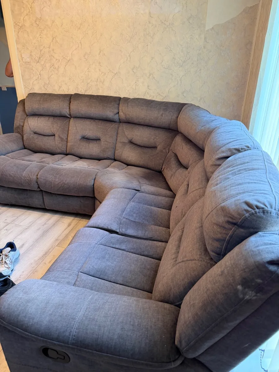 Corner sofa - Image 1