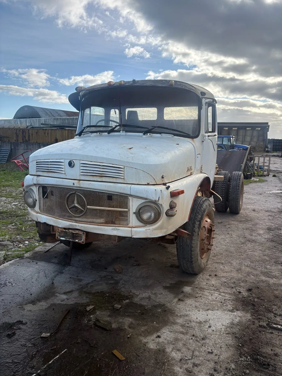 Mercedes 1418 truck - Image 4