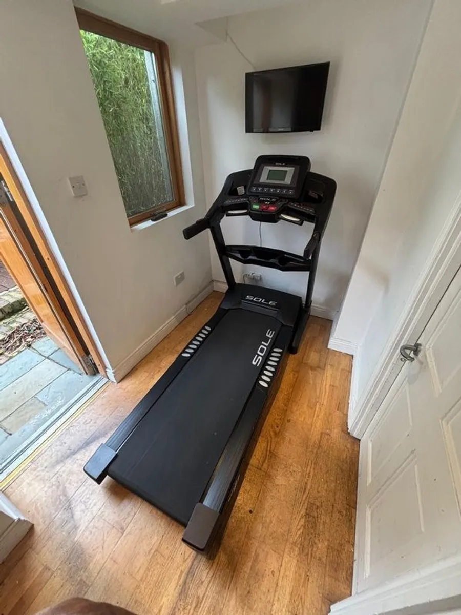 Treadmill - Sole F63 - Image 4