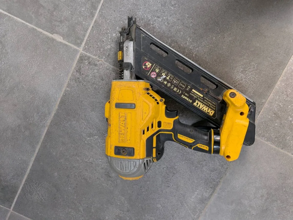 DeWalt nail gun - Image 2