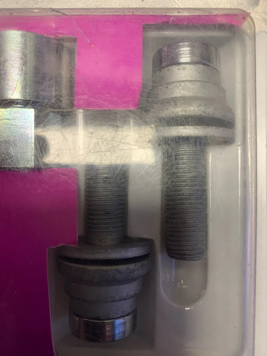 Locking wheel bolts - Image 2