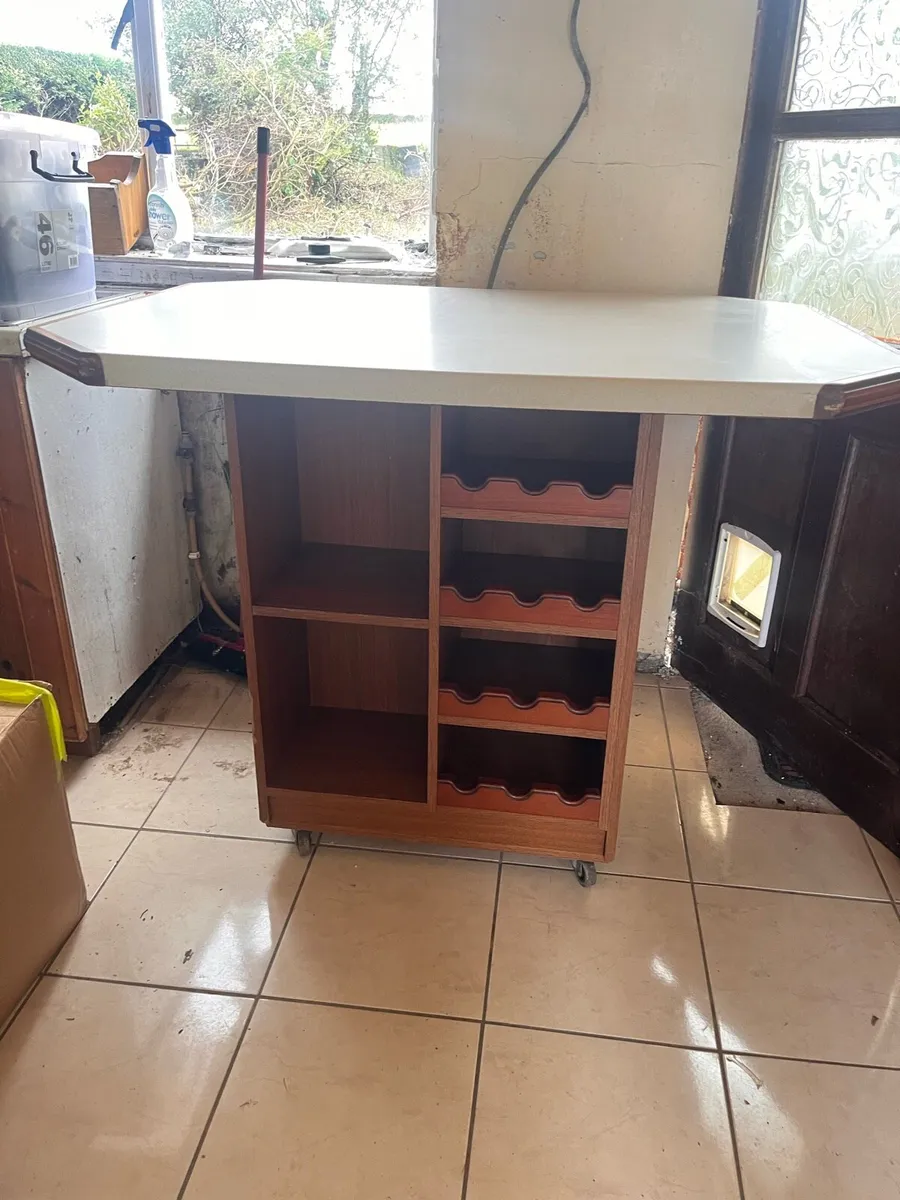 Kitchen island - Image 2