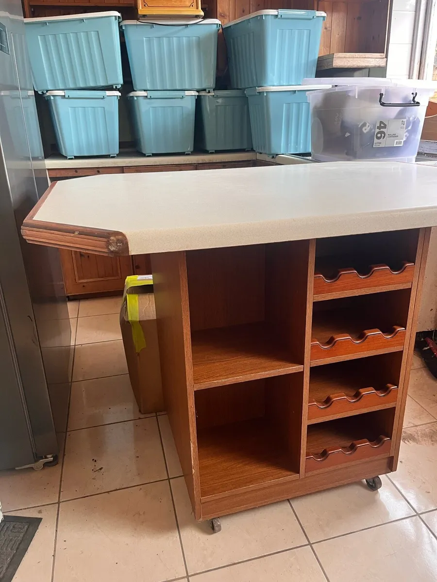 Kitchen island - Image 3