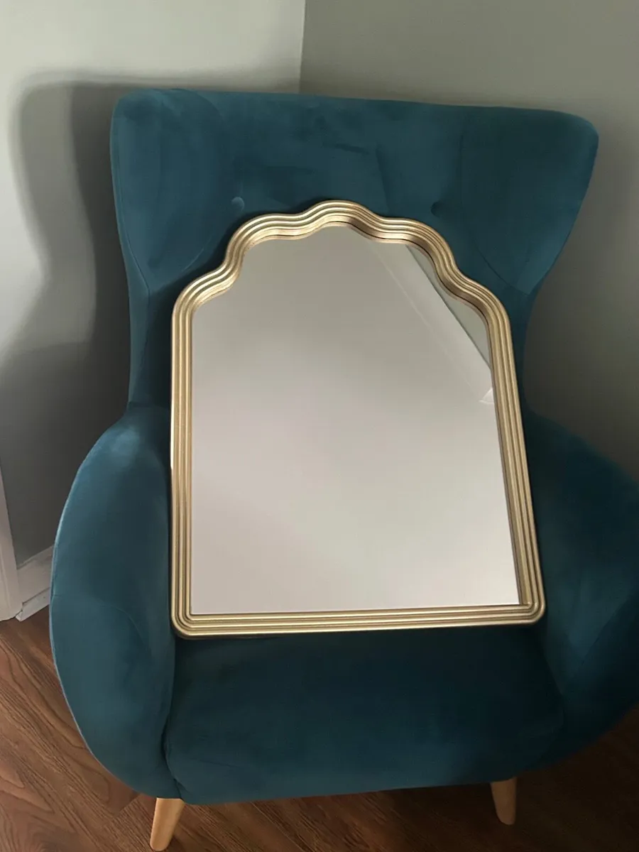 Gold-Framed Decorative Mirror for Sale - Image 1
