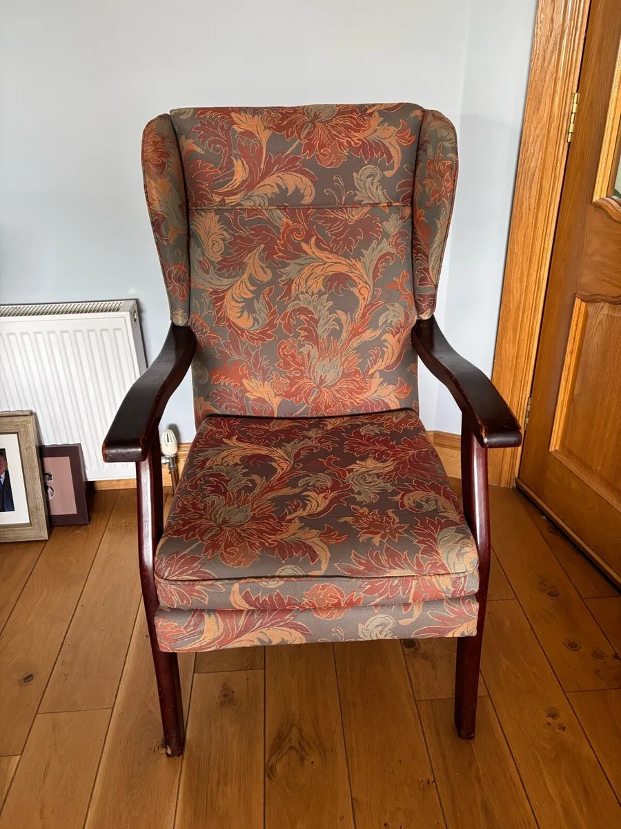 2 x high back chairs - Image 1