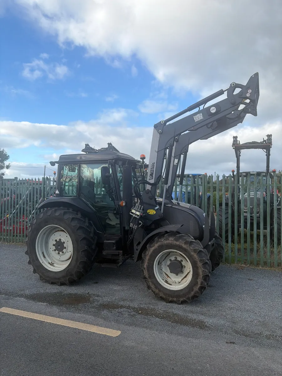Valtra A93 - Image 2