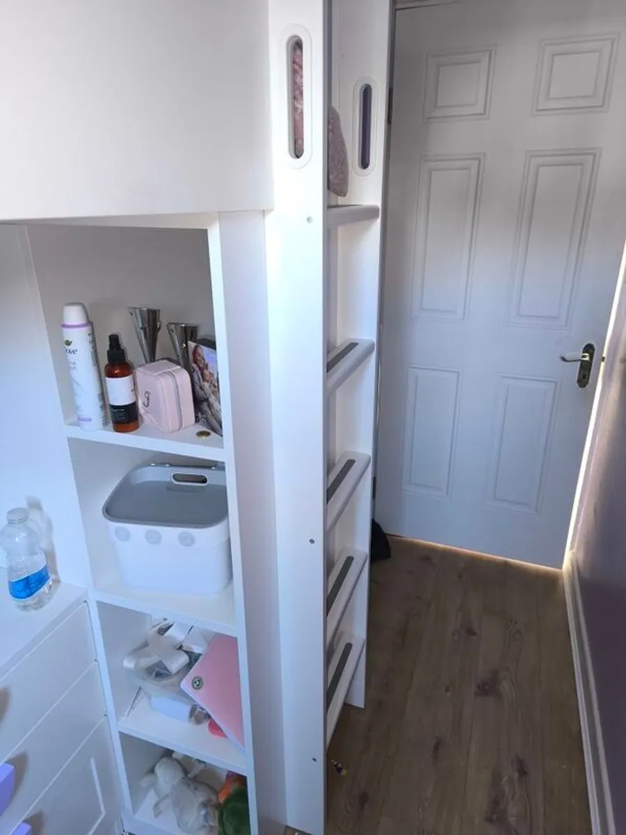 loft bed - Image 1