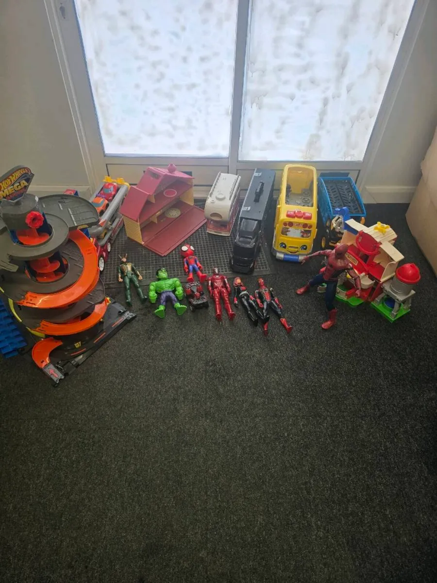Toys bundle 1 - Image 1